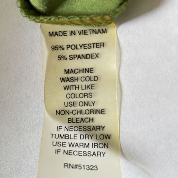 Women’s Chaus of NY XL top Green w/Gold Zipper Shoulder Accent V Neckline Roomy - Picture 7 of 7